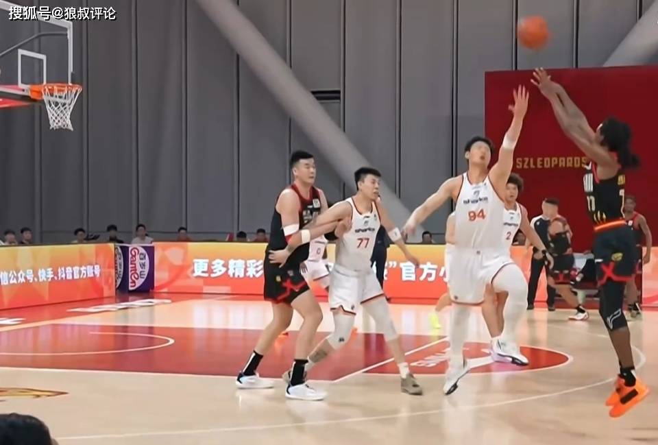 英雄联盟官方直播-男篮更衣室事件